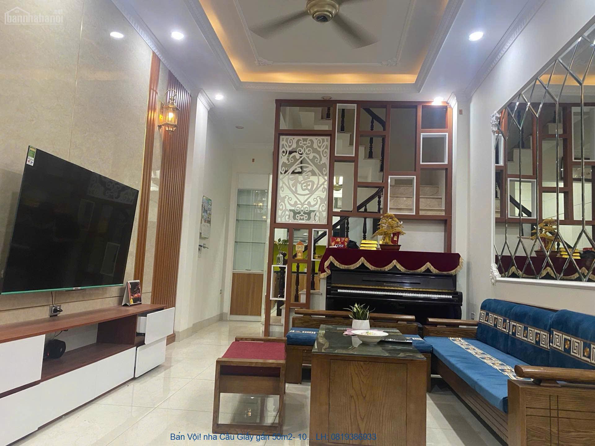   Bán Vội! nhà Cầu Giấy gần 50m2- 10m ra phố- 2 thoáng giá 15.x 