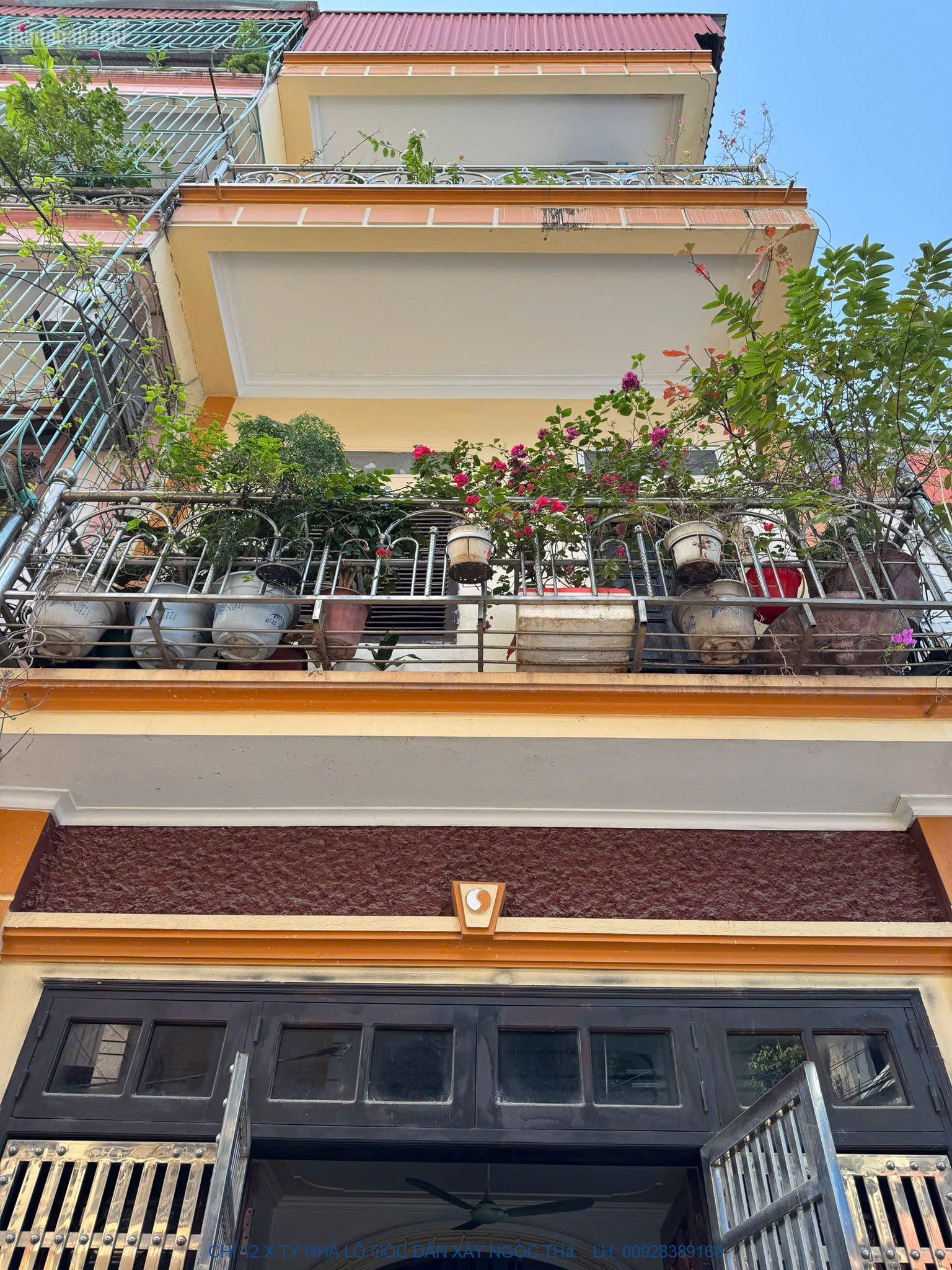 CHỈ 12.X TỶ NHÀ LÔ GÓC DÂN XÂY NGỌC THỤY 52M2, MẶT TIỀN 4M, Ô TÔ