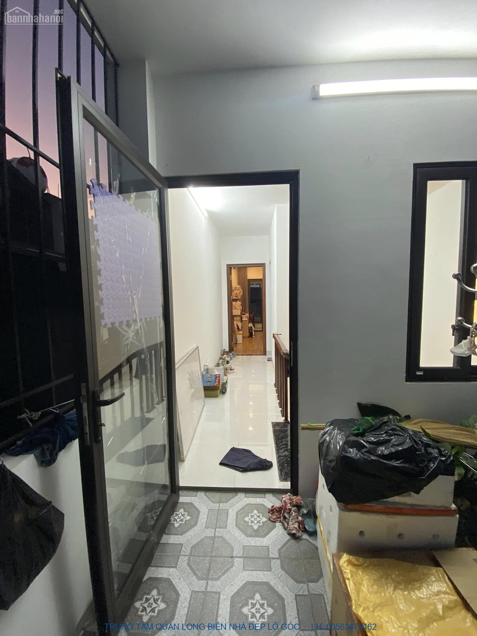 TRUNG TÂM QUẬN LONG BIÊN NHÀ ĐẸP LÔ GÓC 3 THOÁNG 9 TỶ 64M MT 4M 4 TẦN